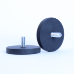 <p>DMX43 RUBBERIZED FLAT PERMANENT MAGNETS</p><p>Permanent magnets with high magnetic force and protective rubber coating to hold metal parts without damaging them. Diam. 43 mm with M6 threaded stem.</p>
